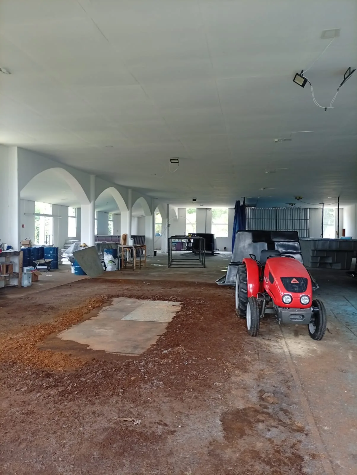 Alugar Comercial / Ponto Comercial em Jacare&iacute; R$ 5.600,00 - Foto 2