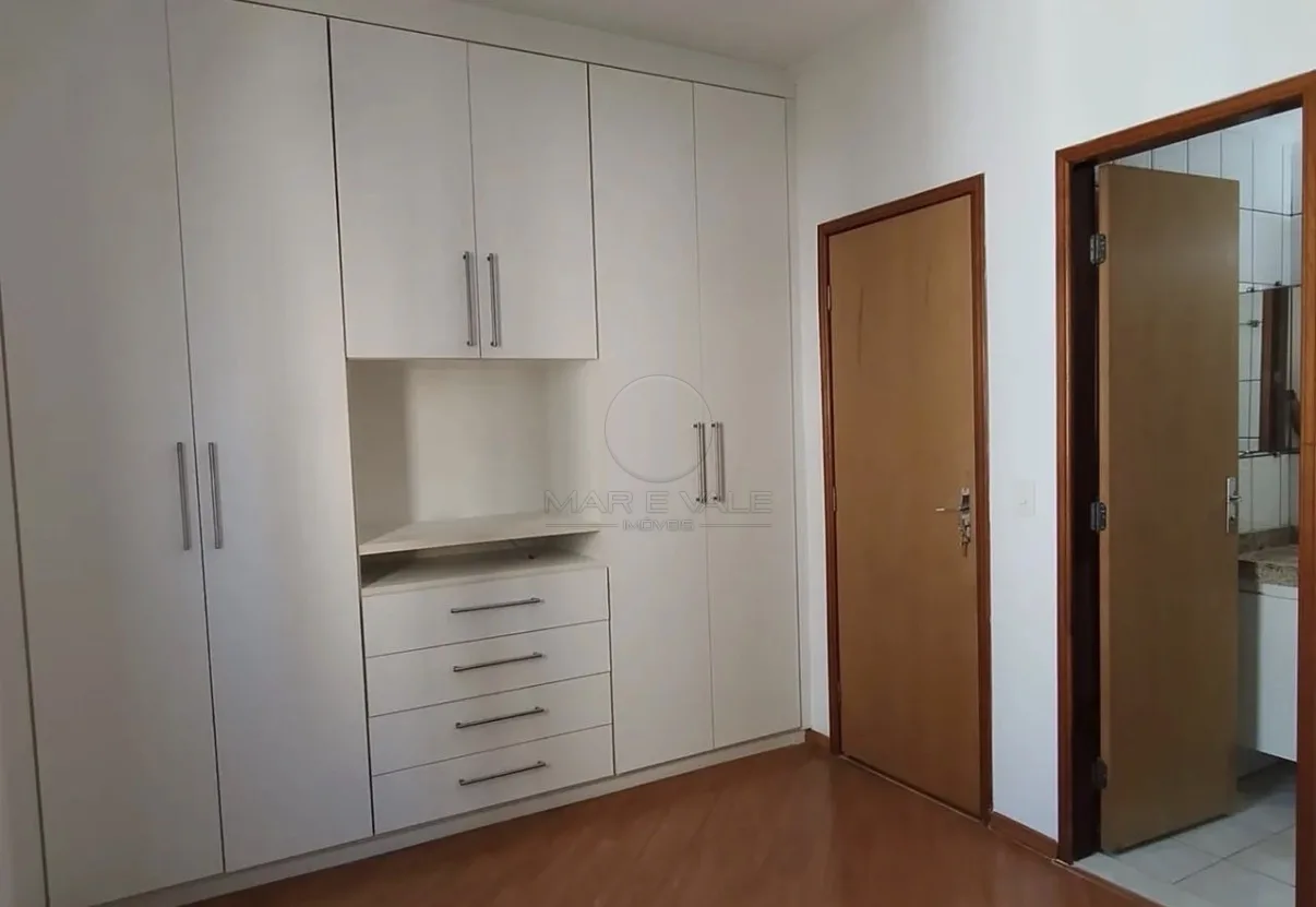 Alugar Apartamento / Padr&atilde;o em S&atilde;o Jos&eacute; dos Campos R$ 3.800,00 - Foto 3