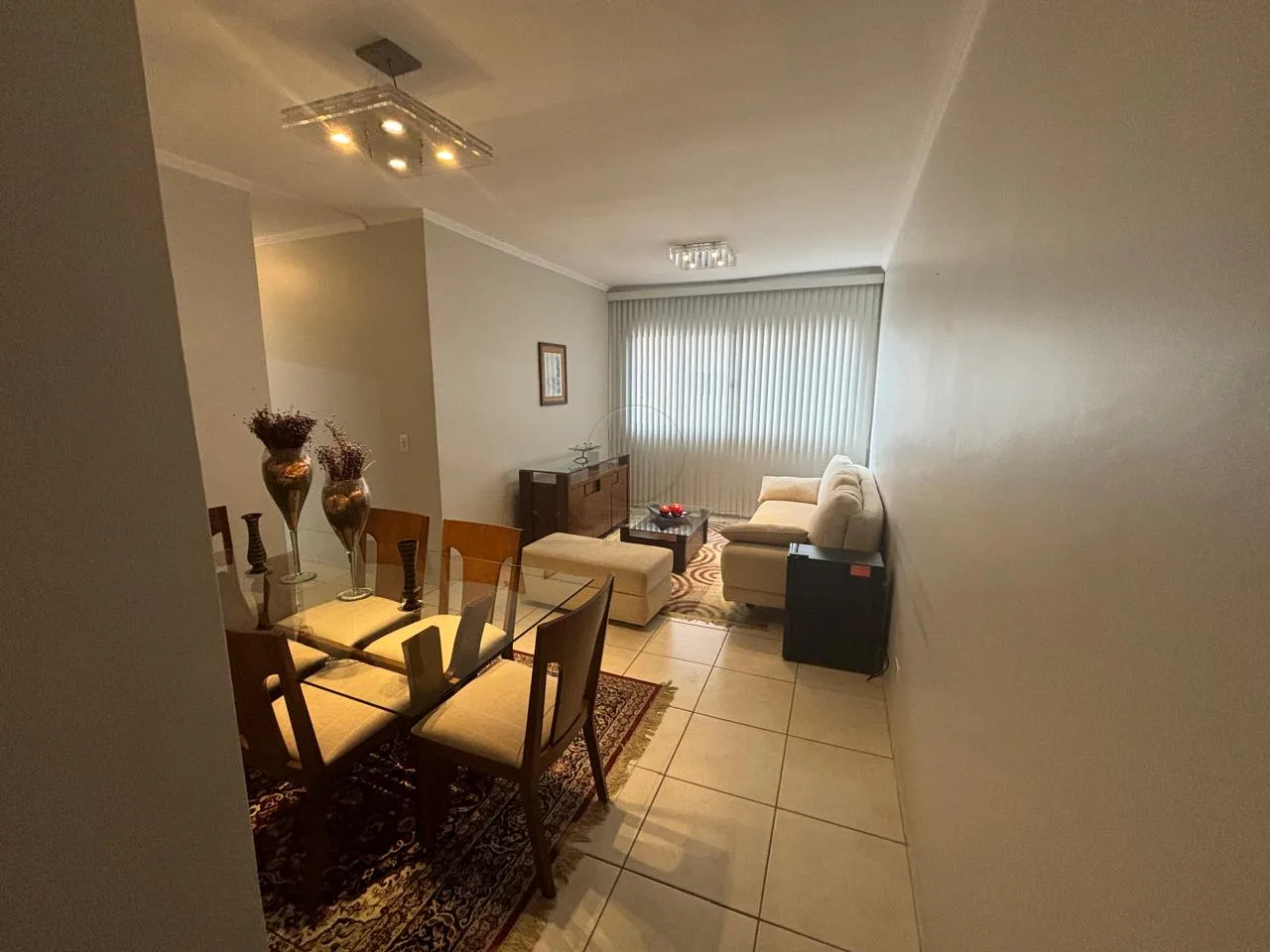 Alugar Apartamento / Padr&atilde;o em S&atilde;o Jos&eacute; dos Campos R$ 4.390,00 - Foto 2