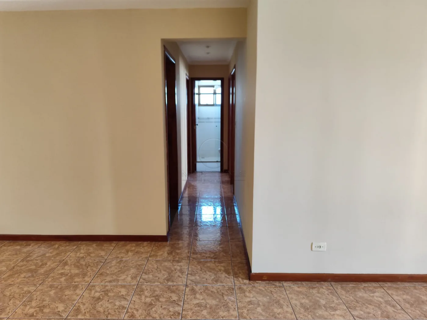Alugar Apartamento / Padr&atilde;o em S&atilde;o Jos&eacute; dos Campos R$ 3.300,00 - Foto 3