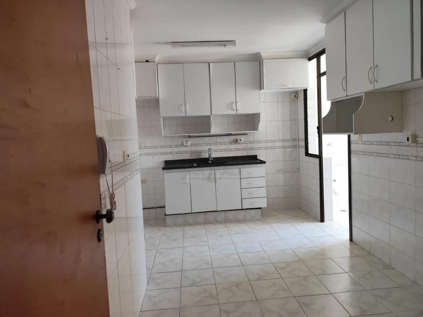 Alugar Apartamento / Padr&atilde;o em S&atilde;o Jos&eacute; dos Campos R$ 3.300,00 - Foto 6