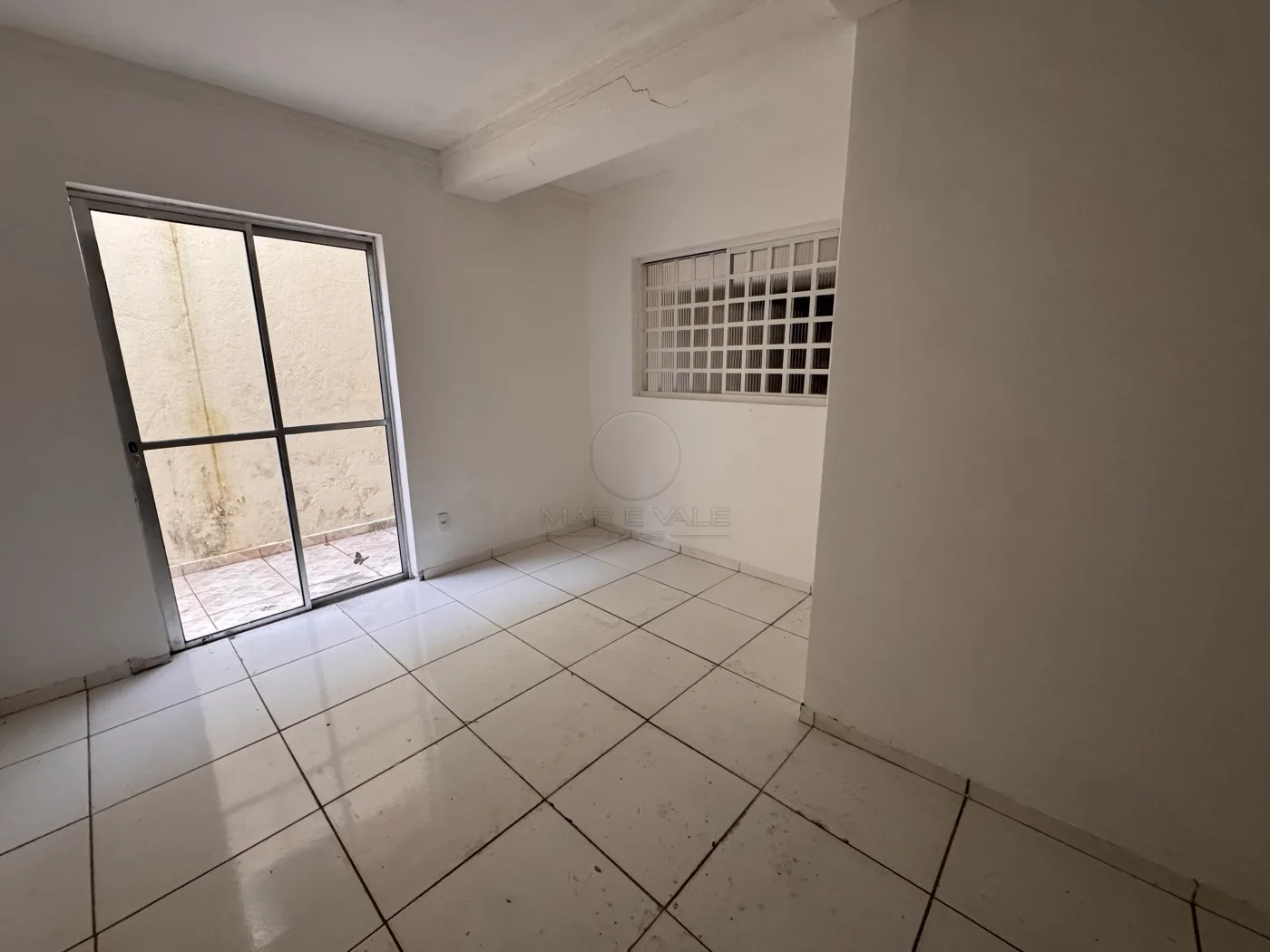 Alugar Casa / Sobrado em S&atilde;o Jos&eacute; dos Campos R$ 2.100,00 - Foto 2