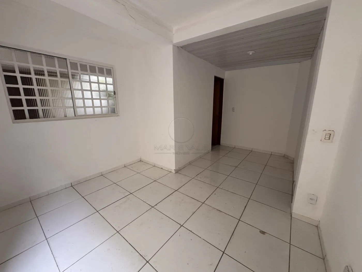 Alugar Casa / Sobrado em S&atilde;o Jos&eacute; dos Campos R$ 2.100,00 - Foto 4