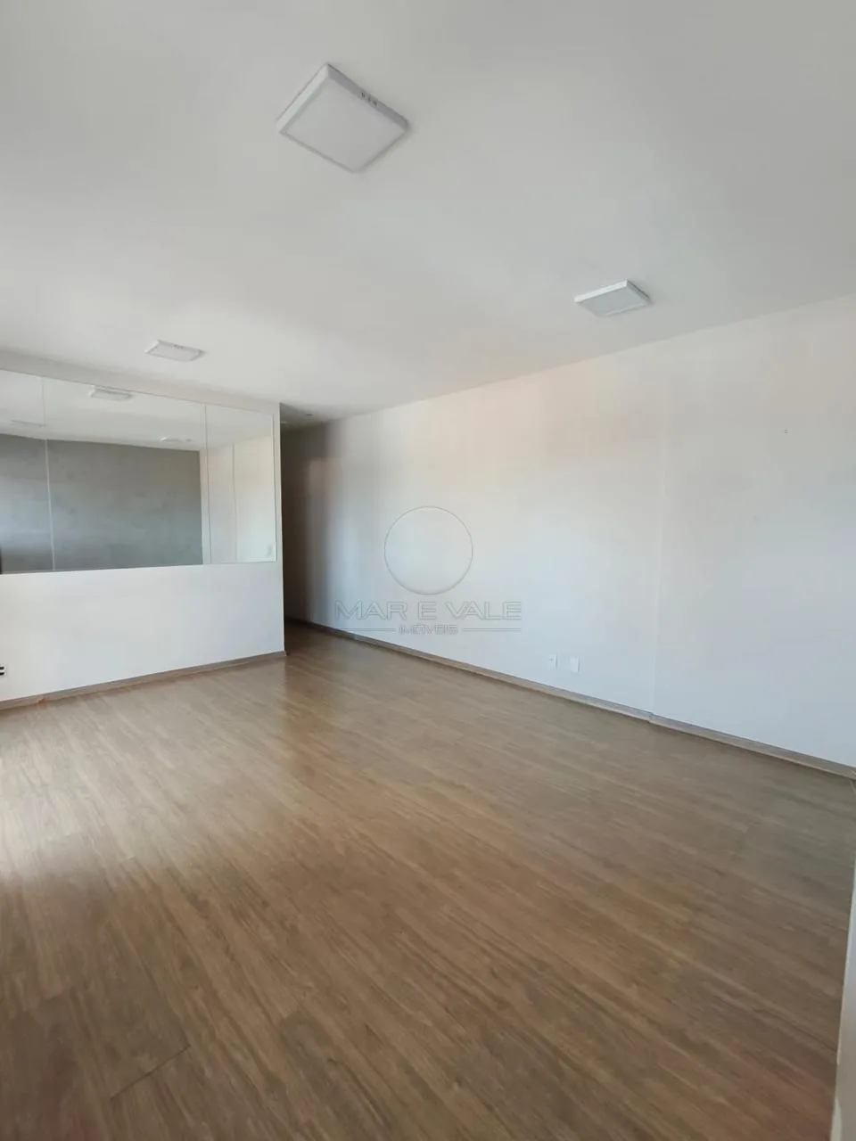 Alugar Apartamento / Padr&atilde;o em S&atilde;o Jos&eacute; dos Campos R$ 3.900,00 - Foto 4