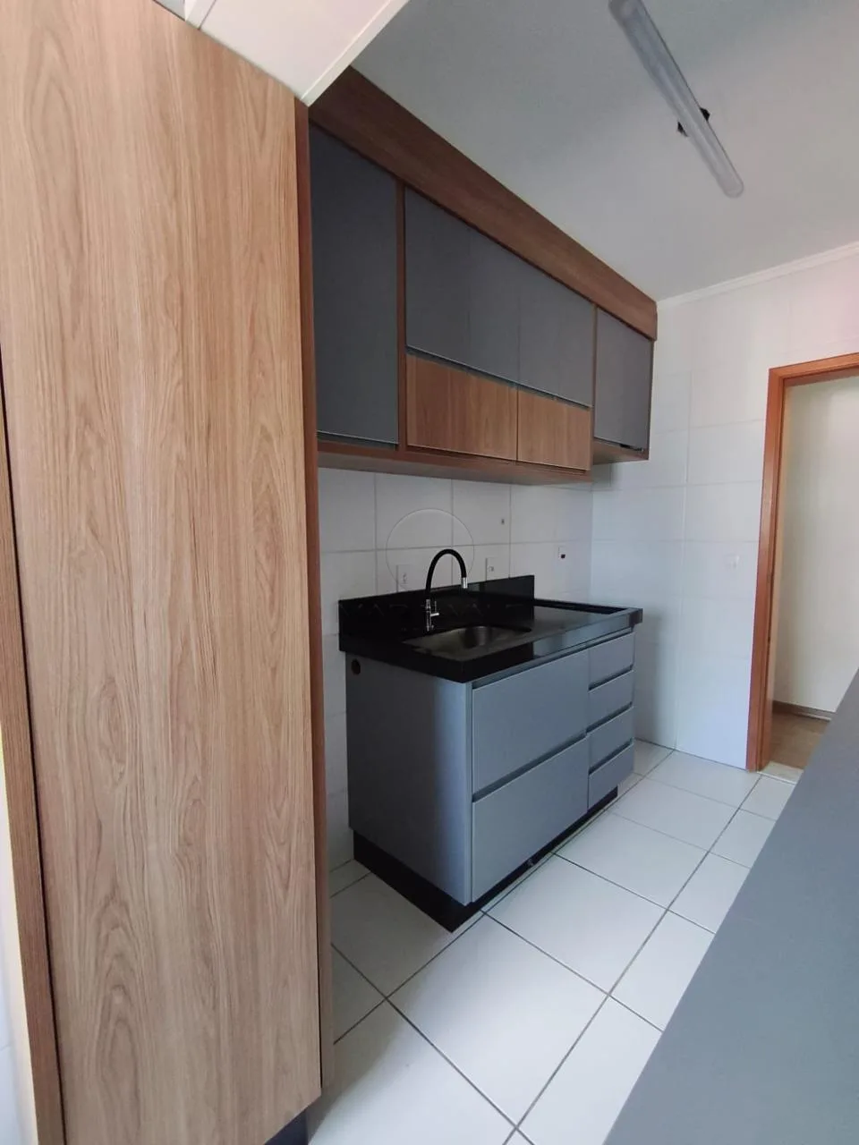 Alugar Apartamento / Padr&atilde;o em S&atilde;o Jos&eacute; dos Campos R$ 3.900,00 - Foto 6