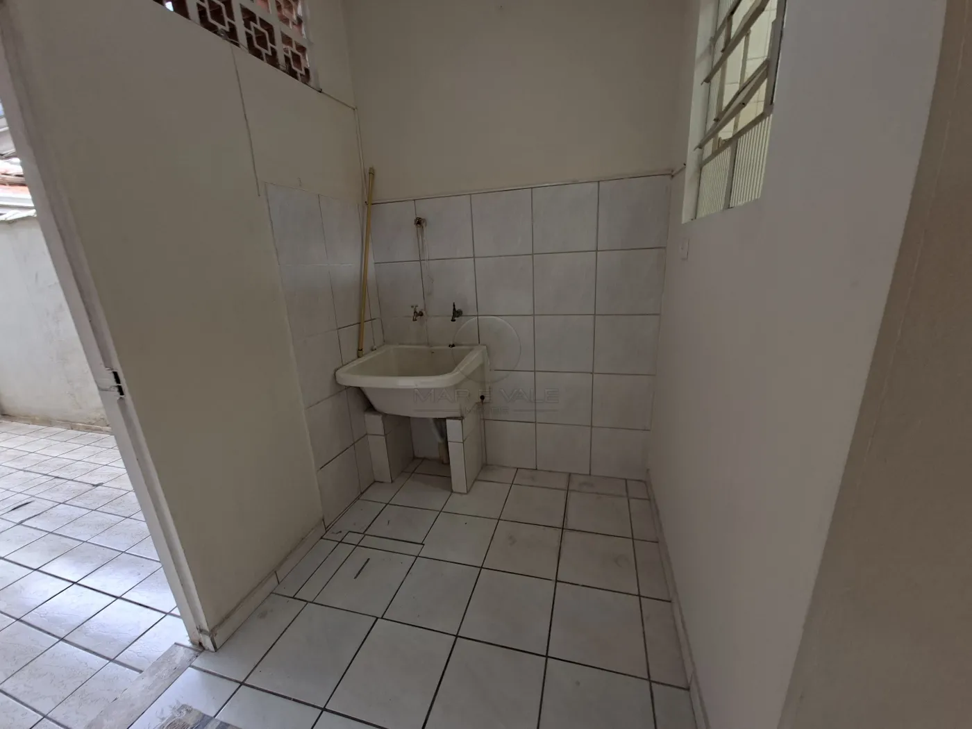 Alugar Casa / Padr&atilde;o em S&atilde;o Jos&eacute; dos Campos R$ 3.426,00 - Foto 13