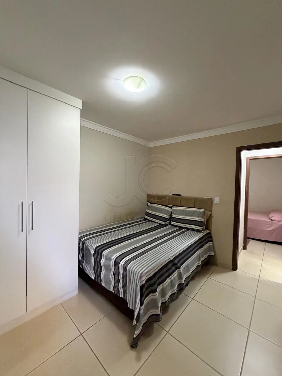 Comprar Apartamento / Padr&atilde;o em Vit&oacute;ria da Conquista R$ 370.000,00 - Foto 6