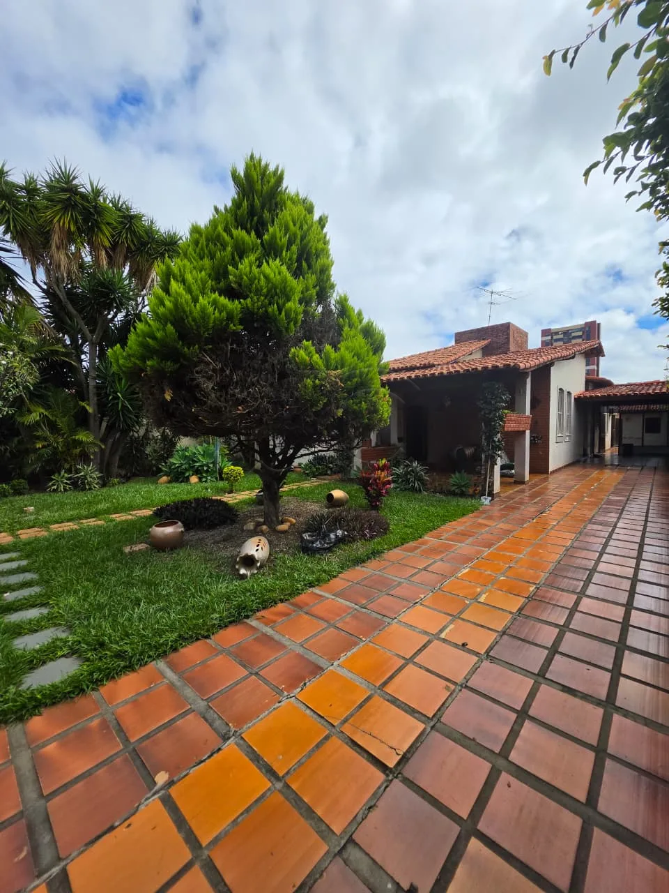 Comprar Casa / Padr&atilde;o em Vit&oacute;ria da Conquista R$ 1.100.000,00 - Foto 1