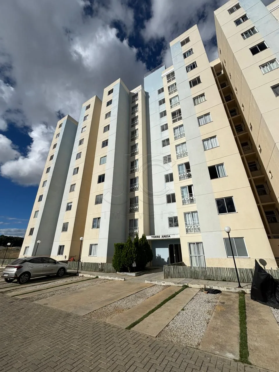 Alugar Apartamento / Padr&atilde;o em Vit&oacute;ria da Conquista R$ 1.100,00 - Foto 1