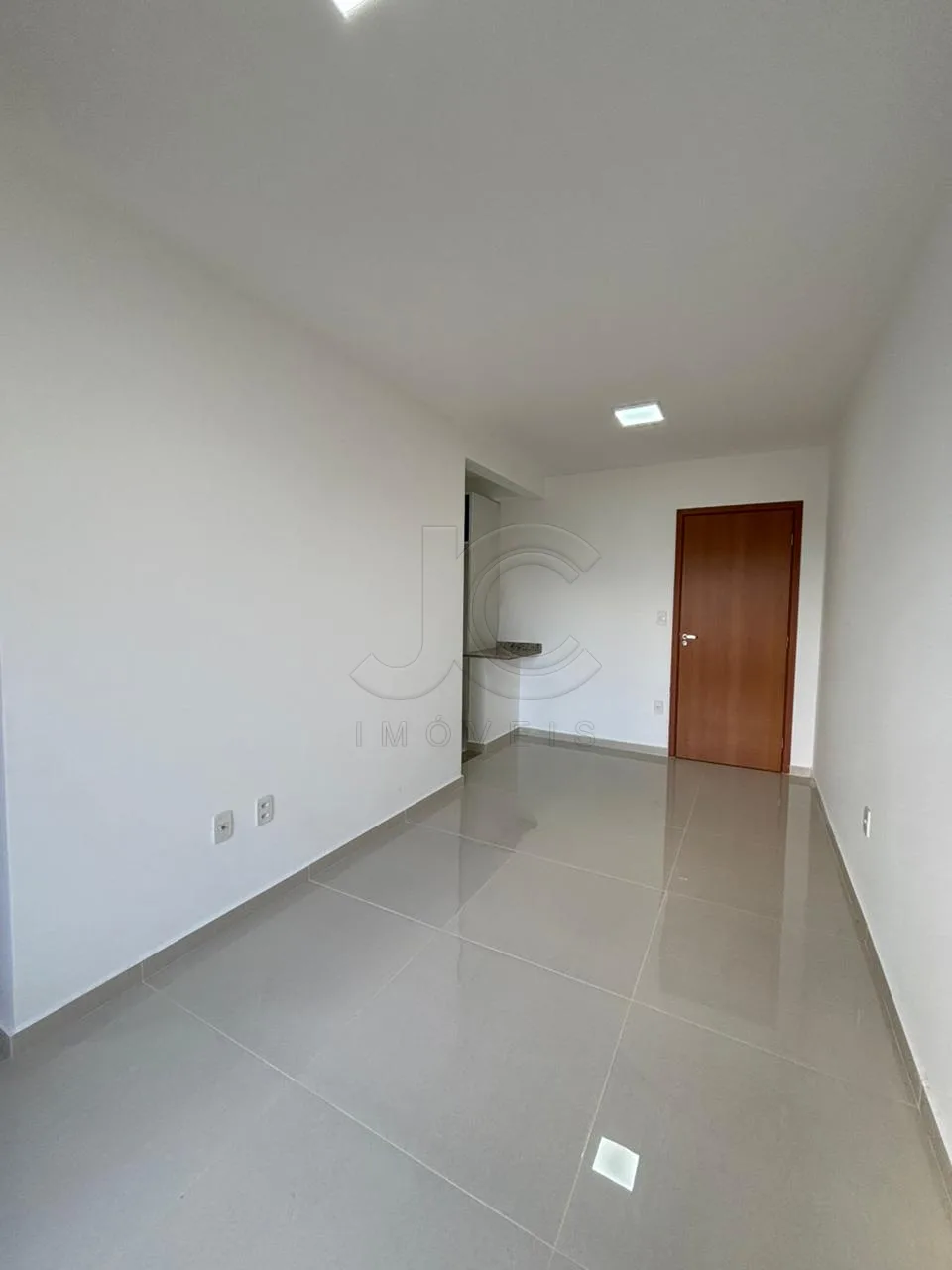 Alugar Apartamento / Padr&atilde;o em Vit&oacute;ria da Conquista R$ 1.100,00 - Foto 2