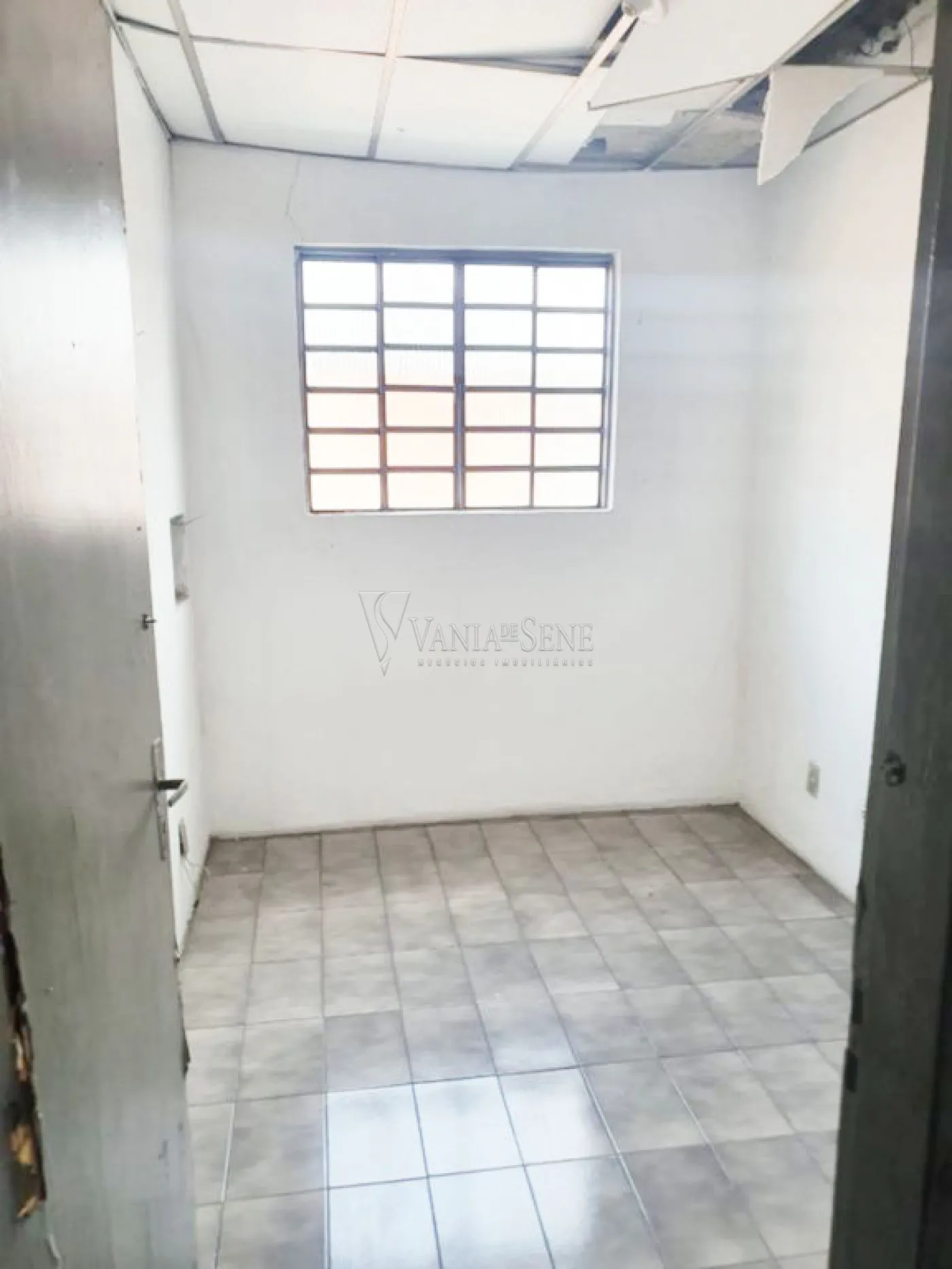 Alugar Comercial / Galp&atilde;o em S&atilde;o Jos&eacute; dos Campos R$ 4.500,00 - Foto 2