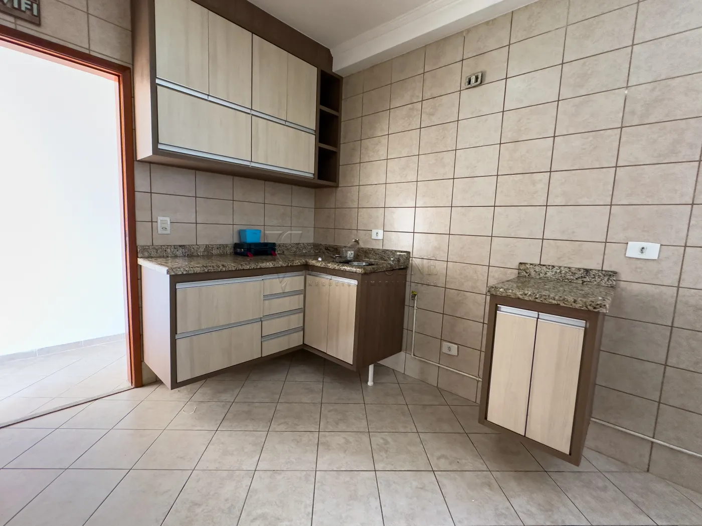 Alugar Apartamento / Padr&atilde;o em S&atilde;o Jos&eacute; dos Campos R$ 1.950,00 - Foto 3