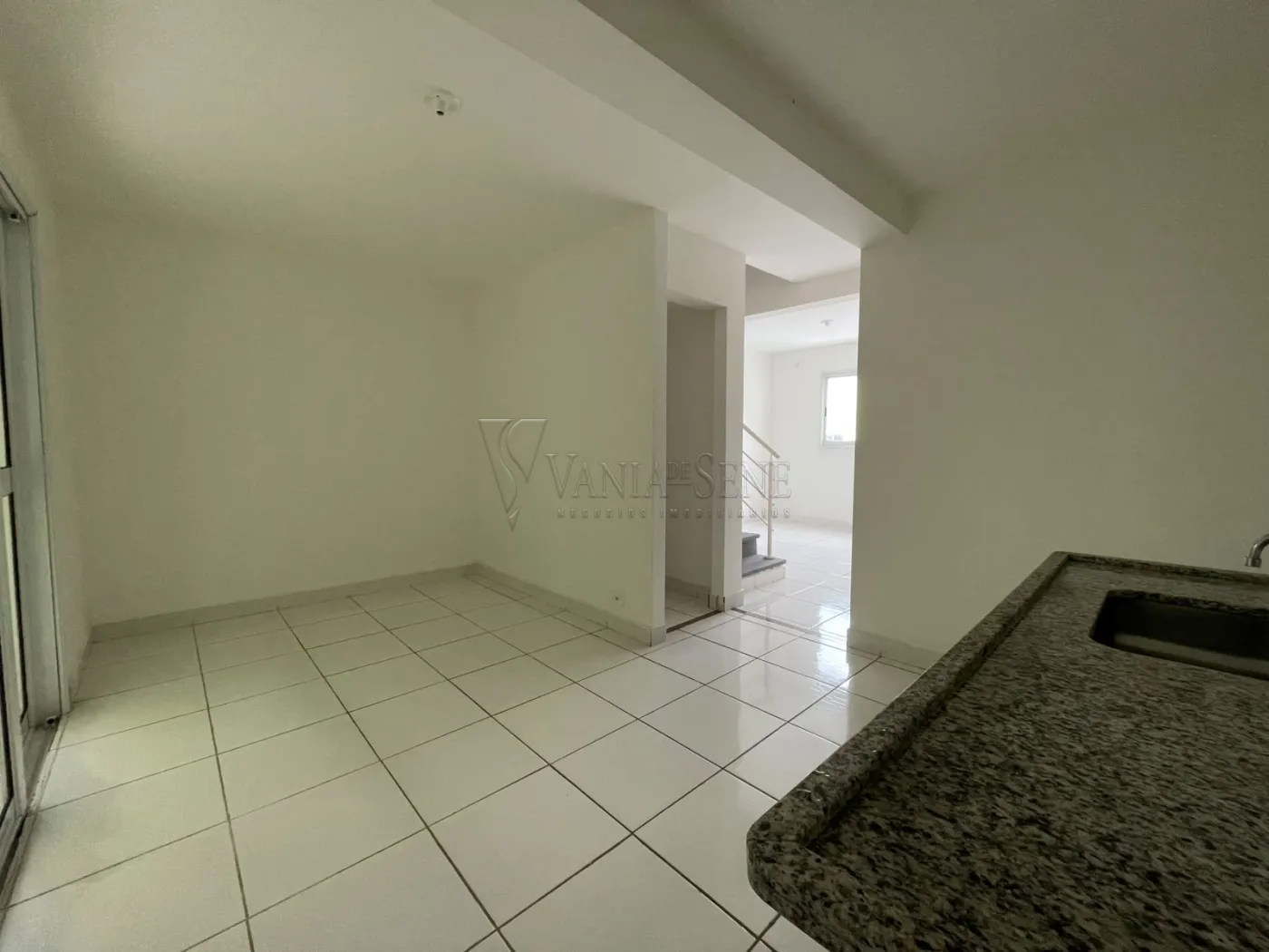 Alugar Casa / Condom&iacute;nio em S&atilde;o Jos&eacute; dos Campos R$ 2.500,00 - Foto 4