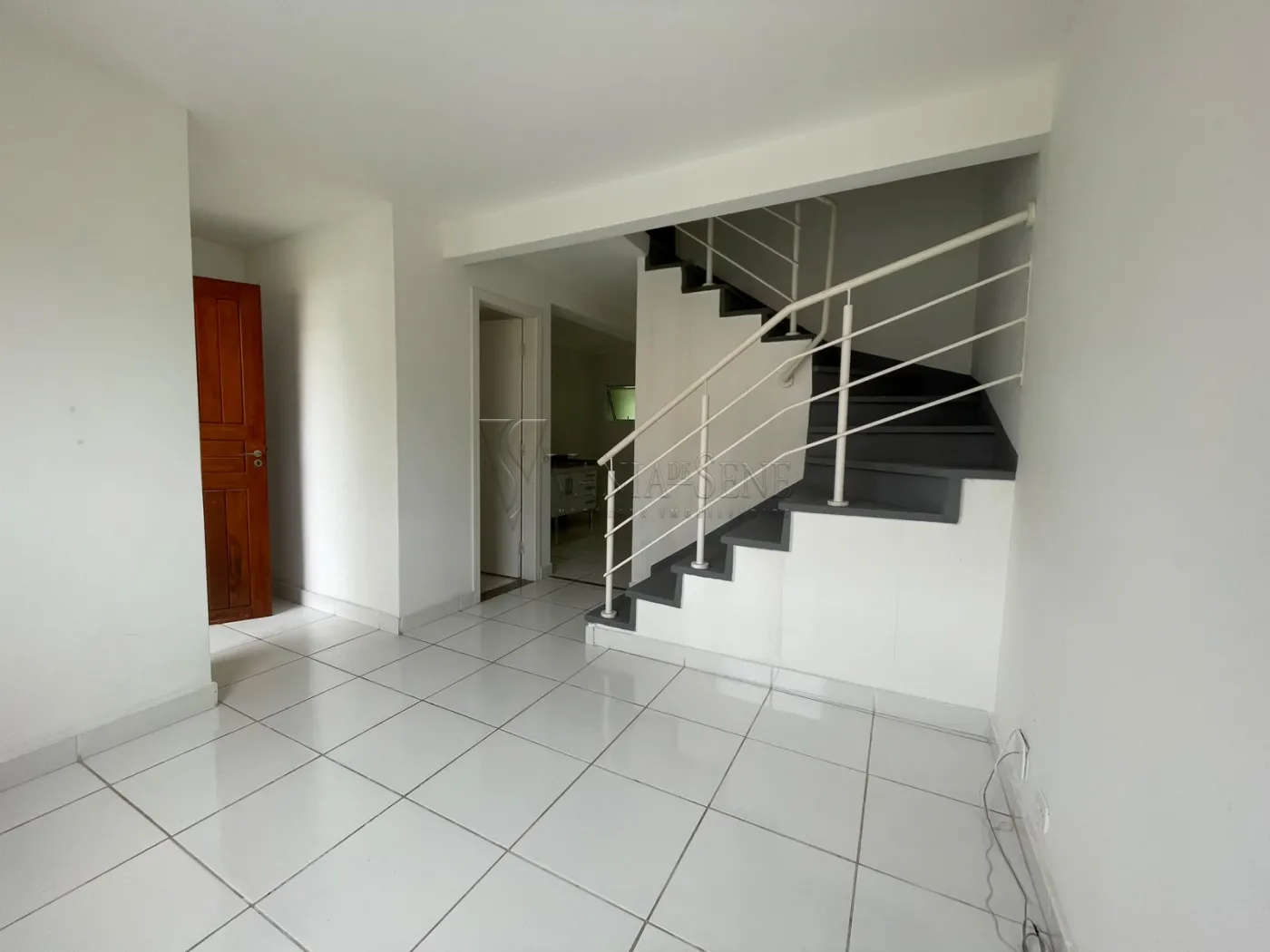 Alugar Casa / Condom&iacute;nio em S&atilde;o Jos&eacute; dos Campos R$ 2.500,00 - Foto 6