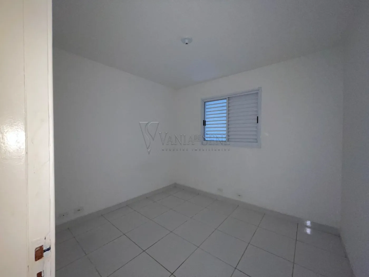 Alugar Casa / Condom&iacute;nio em S&atilde;o Jos&eacute; dos Campos R$ 2.500,00 - Foto 9