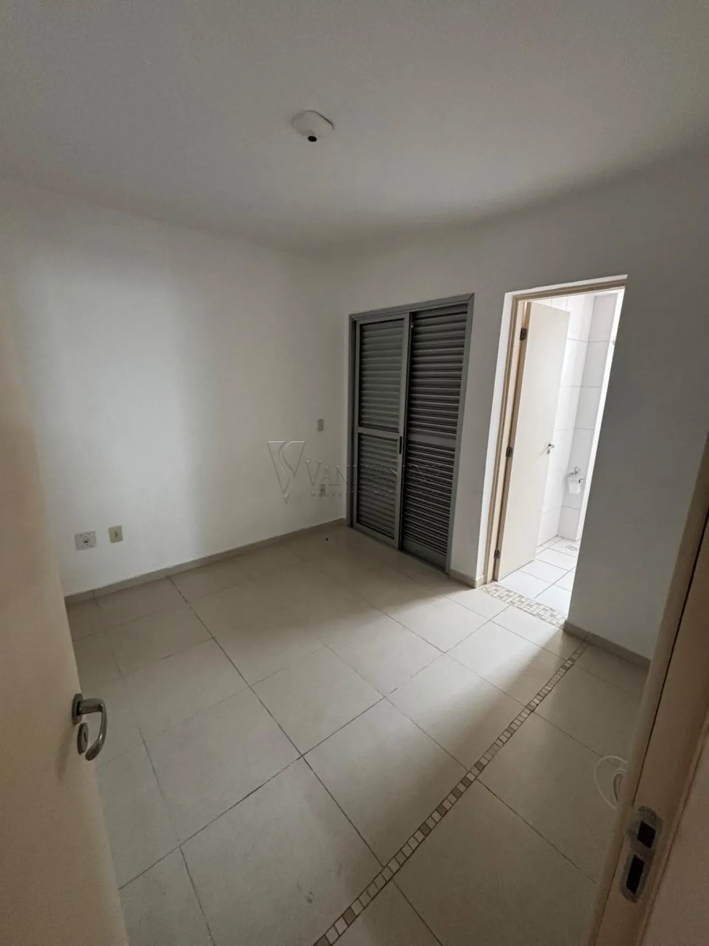 Alugar Apartamento / Padr&atilde;o em S&atilde;o Jos&eacute; dos Campos R$ 3.200,00 - Foto 10