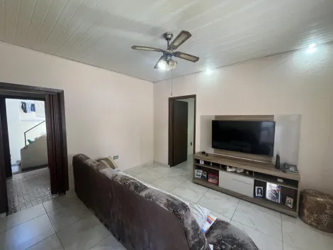 Casa com 2 dormit�rios localizado no Bairro Osvaldo Cruz, em S�o Caetano Do Sul