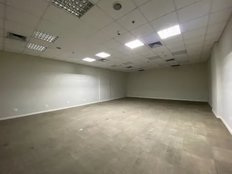Sal�o Comercial localizada no Bairro Centro, em S�o Caetano Do Sul.-
