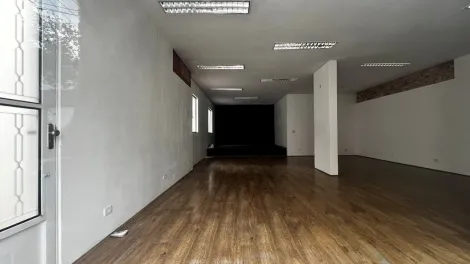Casa com 2 dormit�rios localizado no Bairro Santo Ant�nio, em S�o Caetano Do Sul.
