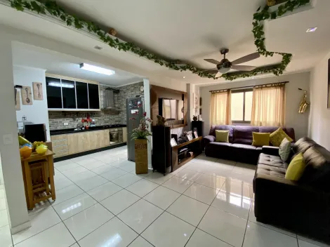 Apartamento com 3 dormit�rios, sendo 1 su�te, no Bairro Santo Ant�nio, em S�o Caetano do Sul.