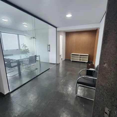 Sala comercial localizada no Bairro Centro, em S�o Caetano Do Sul.