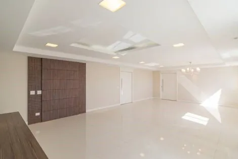 Conjunto de Apartamentos Tipo Cobertura localizado no bairro Santo Ant�nio, em S�o Caetano do Sul.
