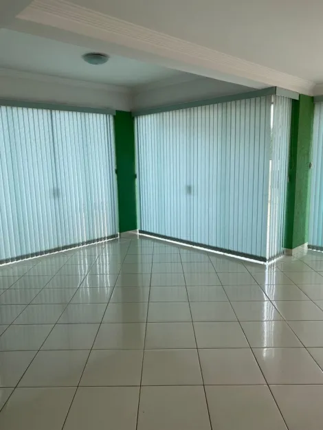Apartamento tipo T�rreo com 2 dormit�rios no bairro Santa Paula, em S�o Caetano do Sul.