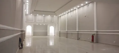 Sal�o Comercial localizada no Bairro Centro, em S�o Caetano Do Sul.