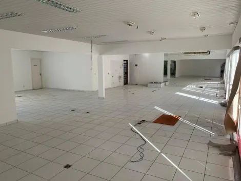 Casa Comercial com 3 dormit�rios localizado no Bairro Santo Ant�nio, em S�o Caetano Do Sul.