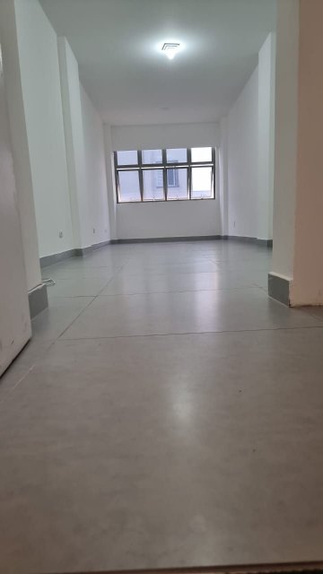Sala comercial localizada no Bairro Centro, em S�o Caetano Do Sul