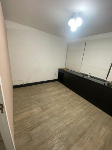 Sala comercial localizada no Bairro Centro, em S�o Caetano Do Sul.