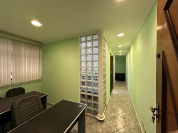 Sala comercial localizada no Bairro Santa Paula, em S�o Caetano Do Sul.