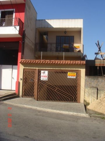 Sobrado com 3 su�tes localizado no Bairro Vila. Prudente, em S�o Paulo