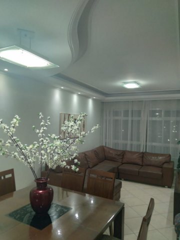 Apartamento localizado no centro de Santo Andr�