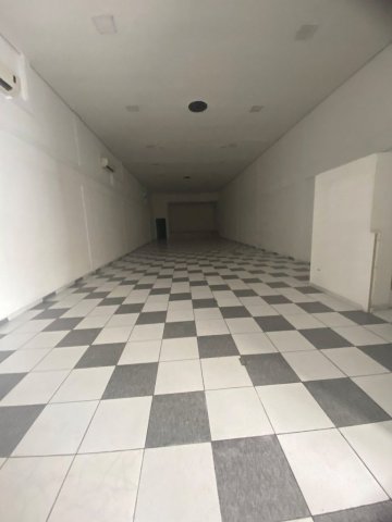 Galp�o Comercial localizada no Bairro Santo Ant�nio, em S�o Caetano Do Sul.