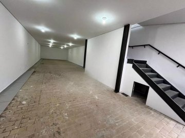 Pr�dio Comercial localizada no Bairro Santo Ant�nio, em S�o Caetano Do Sul.