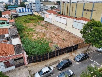 Terreno localizada no Bairro Osvaldo Cruz, em S�o Caetano Do Sul.