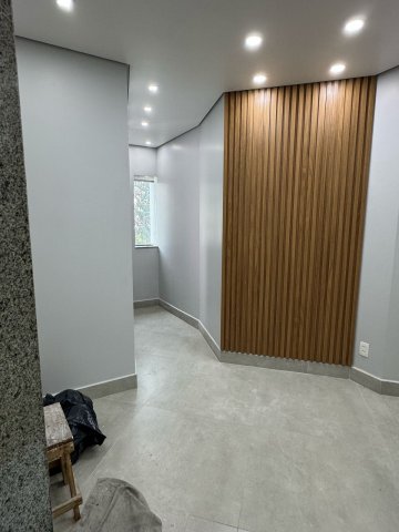 Sala comercial localizada no Bairro Centro, em S�o Caetano Do Sul.