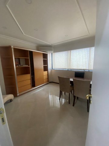 Sala comercial localizada no Bairro Centro, em S�o Caetano Do Sul.