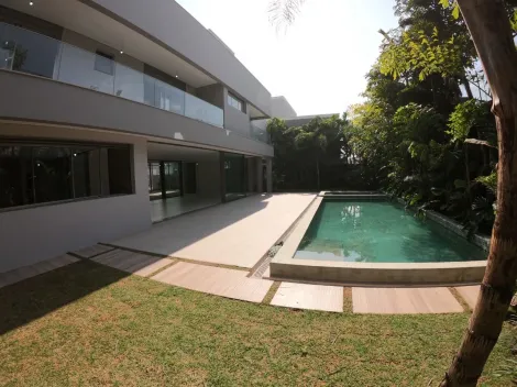 SOBRADO DE ALTO PADR�O Cer�mica