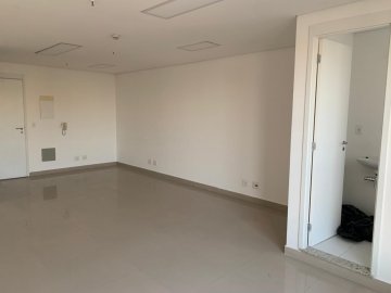 Sala comercial localizada no Bairro Centro, em S�o Caetano Do Sul.