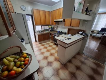 Sobrado com 4 dormit�rios localizado no Bairro Ol�mpico, em S�o Caetano Do Sul.