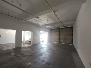 Sal�o Comercial localizada no Bairro Utinga, em Santo Andr�.