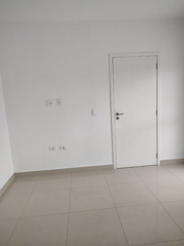 Apartamento Tipo Cobertura com 2 dormit�rios localizado no bairro Ol�mpico, em S�o Caetano Do Sul.