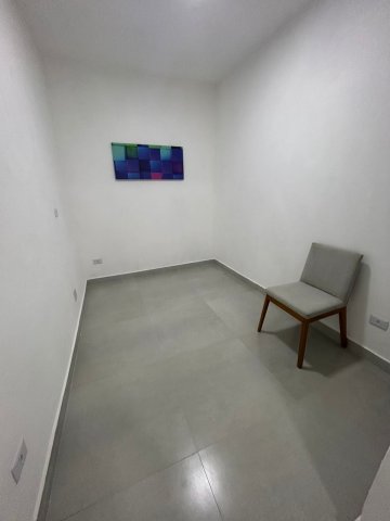 Apartamento Tipo Kitnet com 1 dormit�rio localizado no bairro Osvaldo Cruz, em S�o Caetano Do Sul.