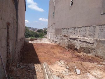 Terreno em Santo Andr�