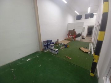 Pr�dio Comercial no Bairro Ol�mpico - p� direito 4m, 8 wc�s sociais e AVCB.