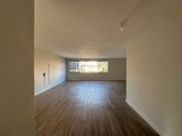 Sala comercial localizada no Bairro Santa Paula, em S�o Caetano Do Sul.