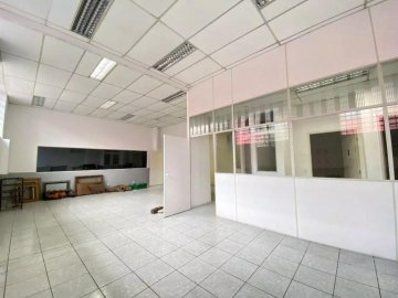 Sal�o Comercial localizada no Bairro Centro, em S�o Caetano Do Sul.
