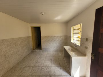 Casa com 2 dormit�rios localizado no Bairro Ol�mpico, em S�o Caetano Do Sul.